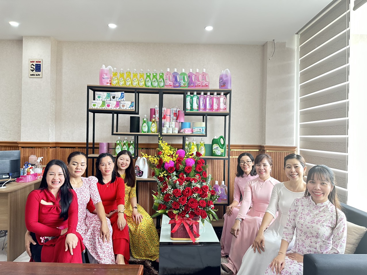 Chào mừng ngày phụ nữ Việt Nam 20/10/2023