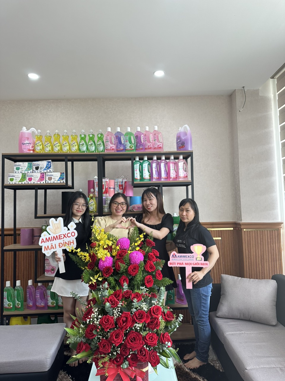 Chào mừng ngày phụ nữ Việt Nam 20/10/2023