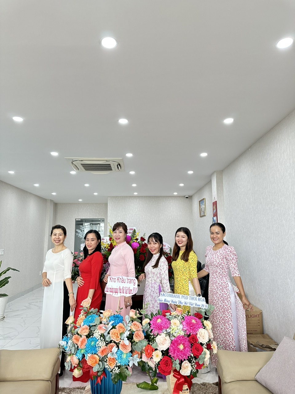 Chào mừng ngày phụ nữ Việt Nam 20/10/2023