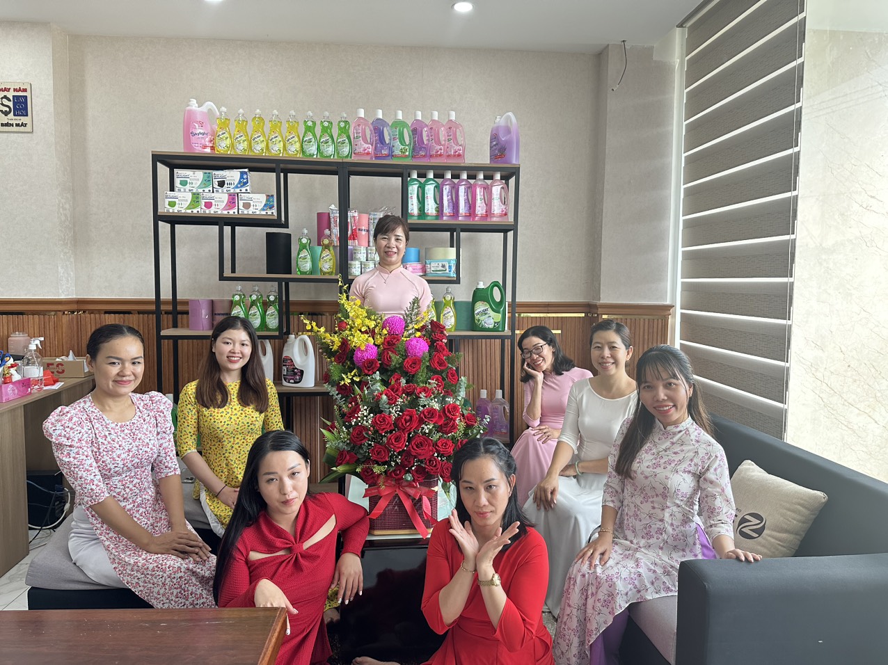 Chào mừng ngày phụ nữ Việt Nam 20/10/2023